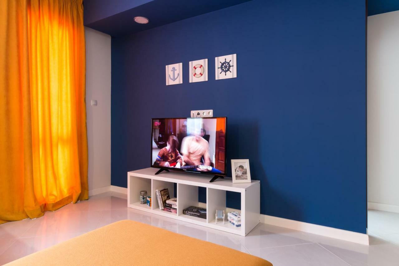 Pop your C-O-L-O-R-S - Funky&Modern 1BDR. Apt. Plowdiw Exterior foto
